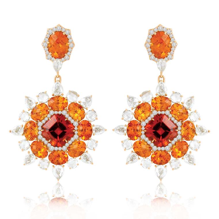 Sutra earrings with Mandarin garnets and diamonds in white gold.